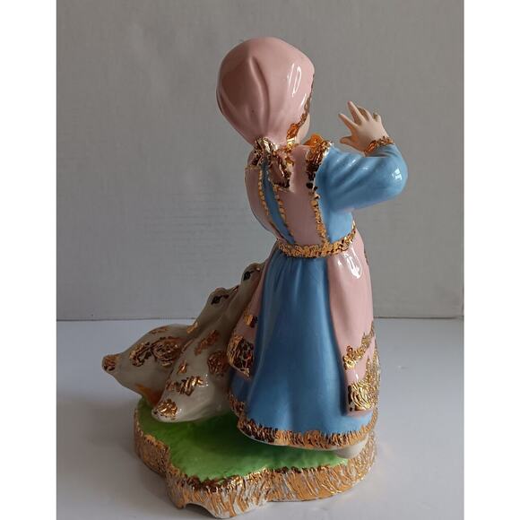 Vintage Ceramic Holland Mold Dutch Girl Geese Bouquet Glazed Gold Gilt - Picture 3 of 16